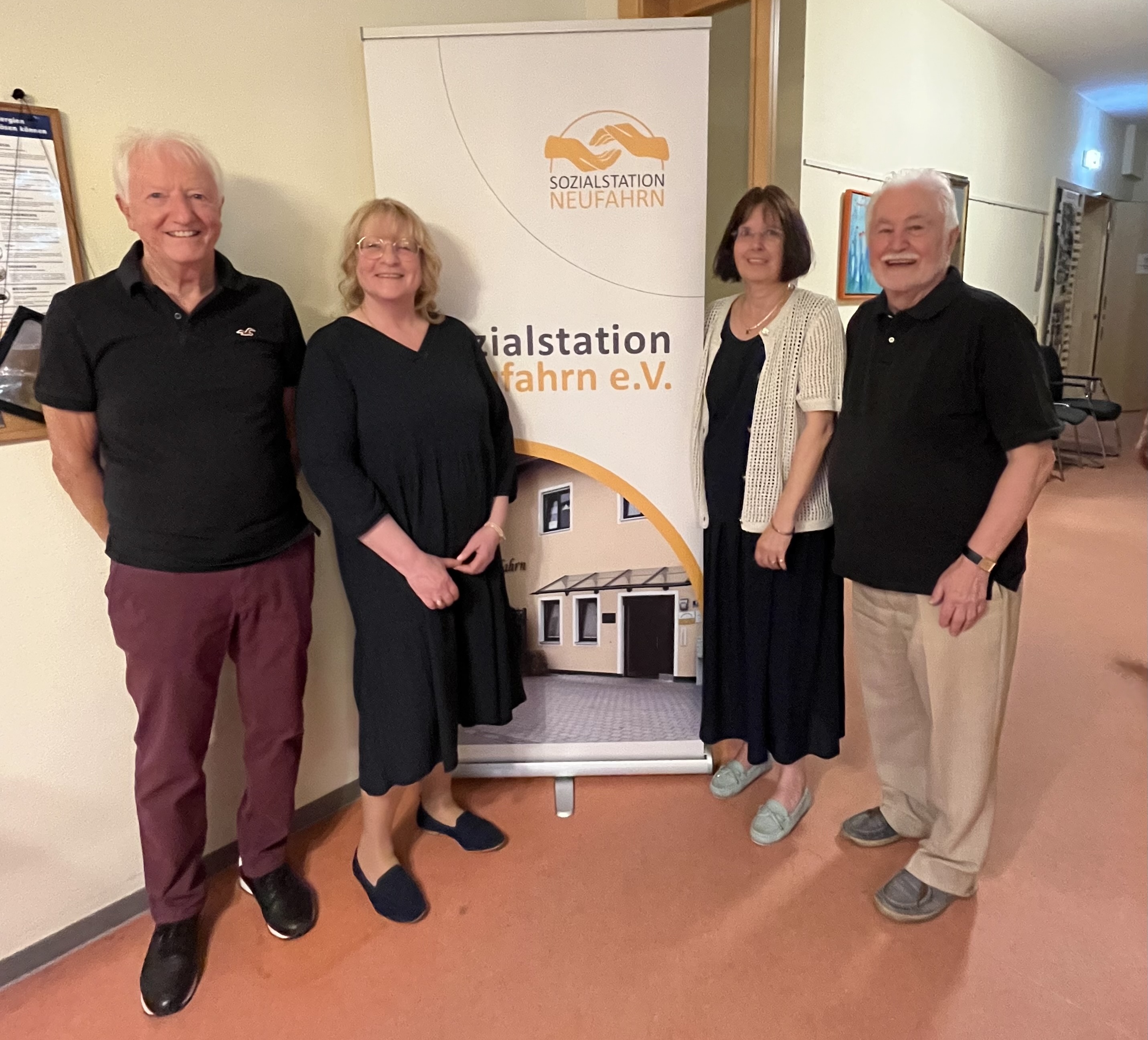 Kassier Erich Molu, Geschäftsleitung Brigitte Rieß, 2. und 1 Vorstand Beate Frommhold-Buhl und Helmut Hinterberger